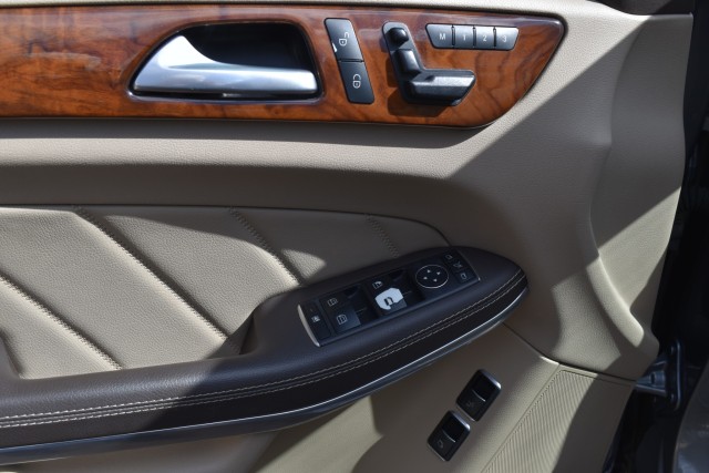 2016 Mercedes-Benz GL550 4MATIC AWD Driver Assistance Pkg Panorama Sunroof Power E 28