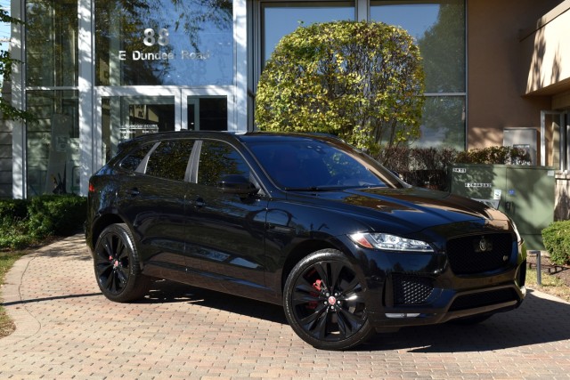 2017 Jaguar F-PACE S AWD Tech Pkg. Driver Assist Pkg. 22 Wheels Comfort & C 2