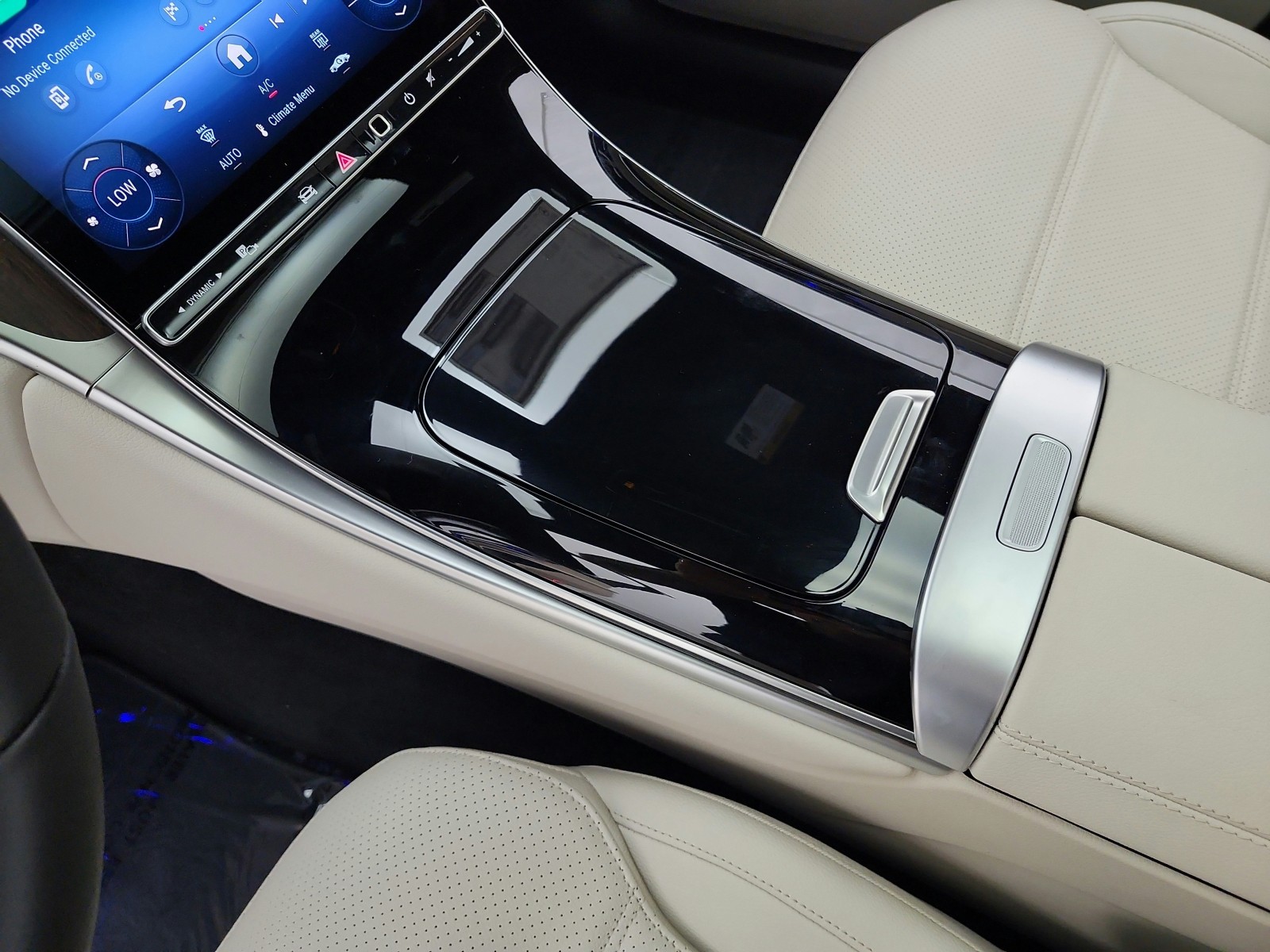New 2027 Polar White Mercedes-Benz GLC 300 SUV image 9