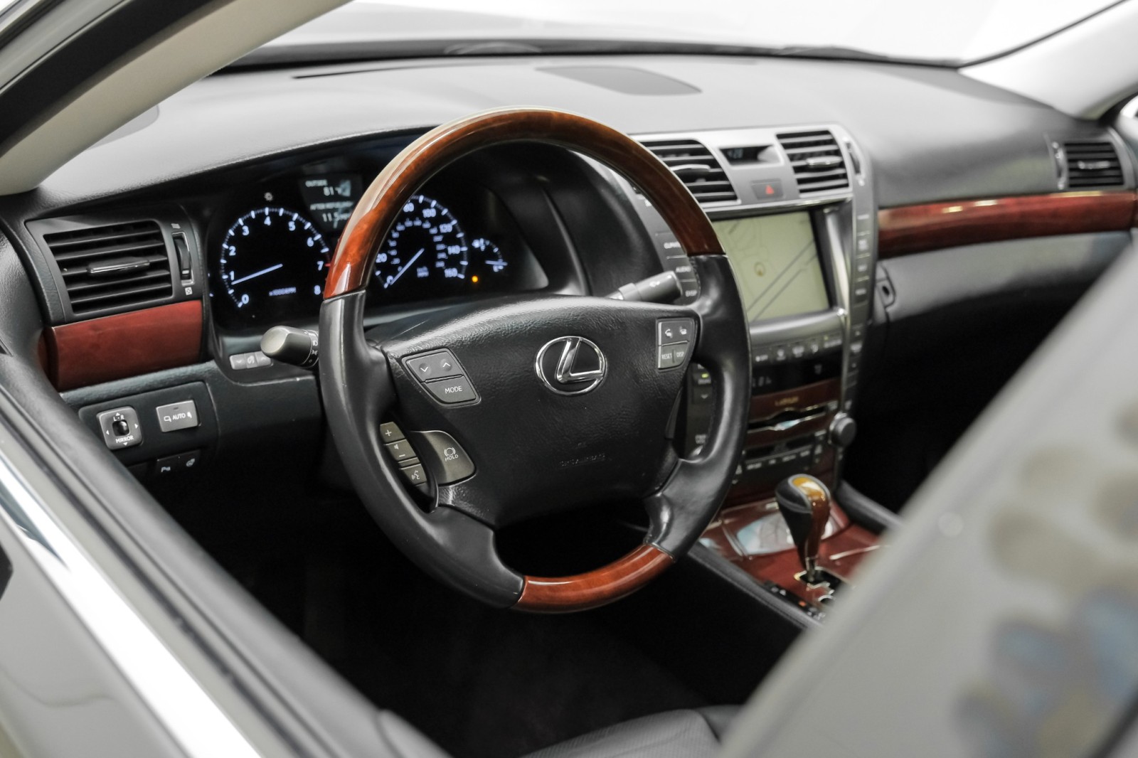 2009 Lexus LS 460 LWB MarkLevinson LexusLink IntuitiveParkAsst AdvancedParkPkg 19