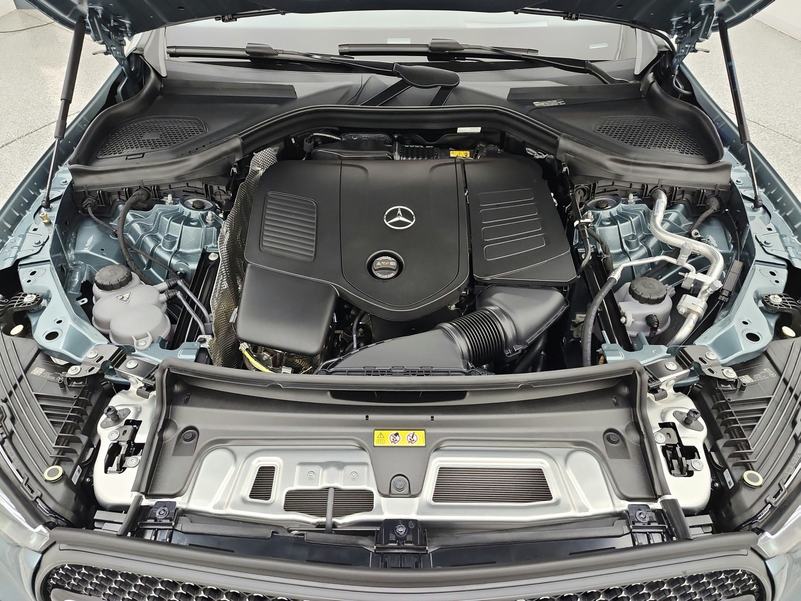 New 2027 Verde Silver Metallic Mercedes-Benz GLC 300 4MATIC® Coupe image 12