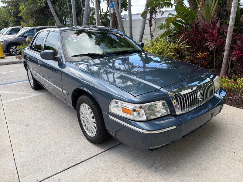 2007 Mercury Grand Marquis LS LOW MILES 52,599 1 OWNER in ,