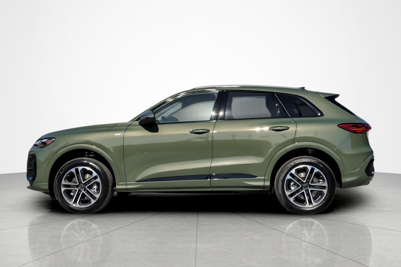 New 2026 District Green Metallic Audi Premium 2.0 TFSI quattro image 3