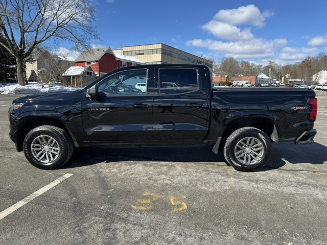 2023 Chevrolet Colorado 4WD LT 2