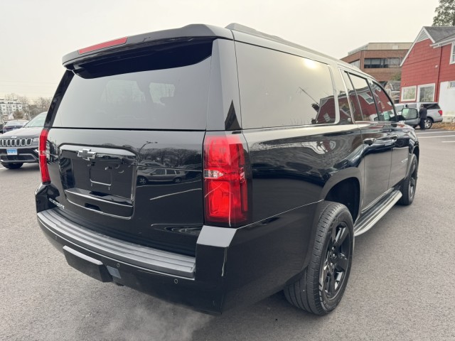 2017 Chevrolet Suburban LT Midnight with Center Bench 5