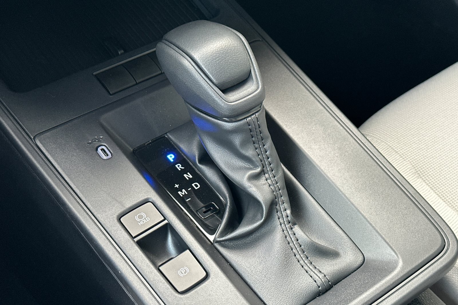 2026 Toyota Corolla Cross L photo 20
