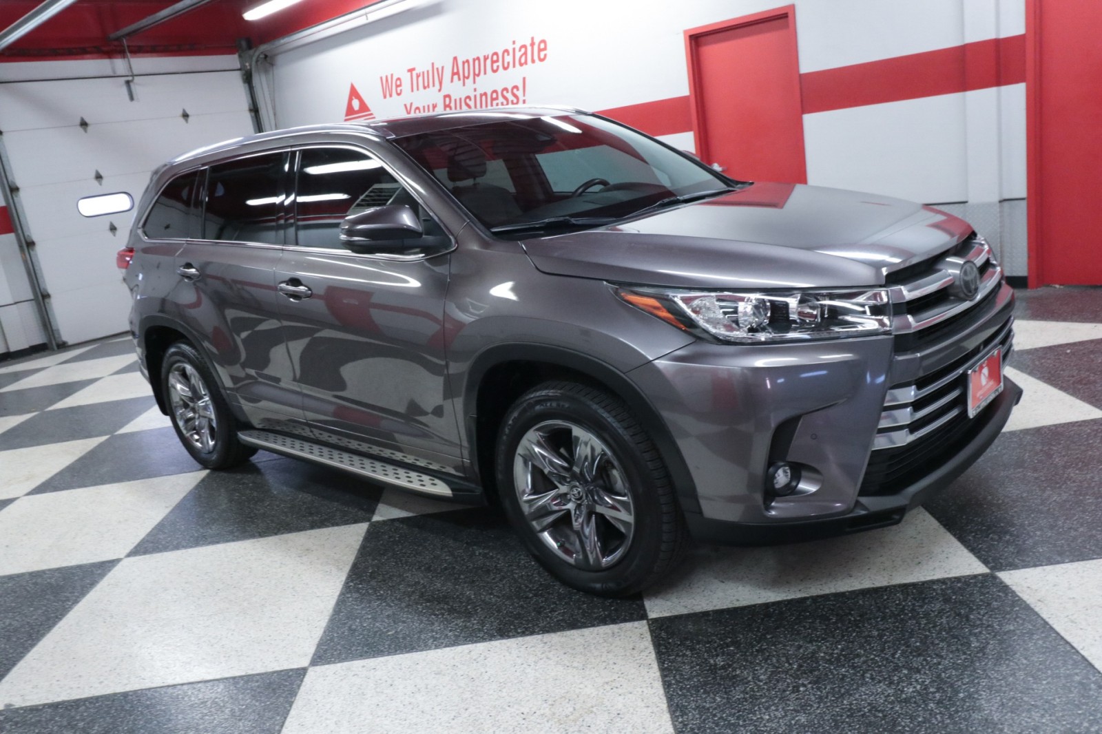 Used Car 2019 Toyota Highlander  Limited Platinum For Sale Under $30,000 In Austin, Texas