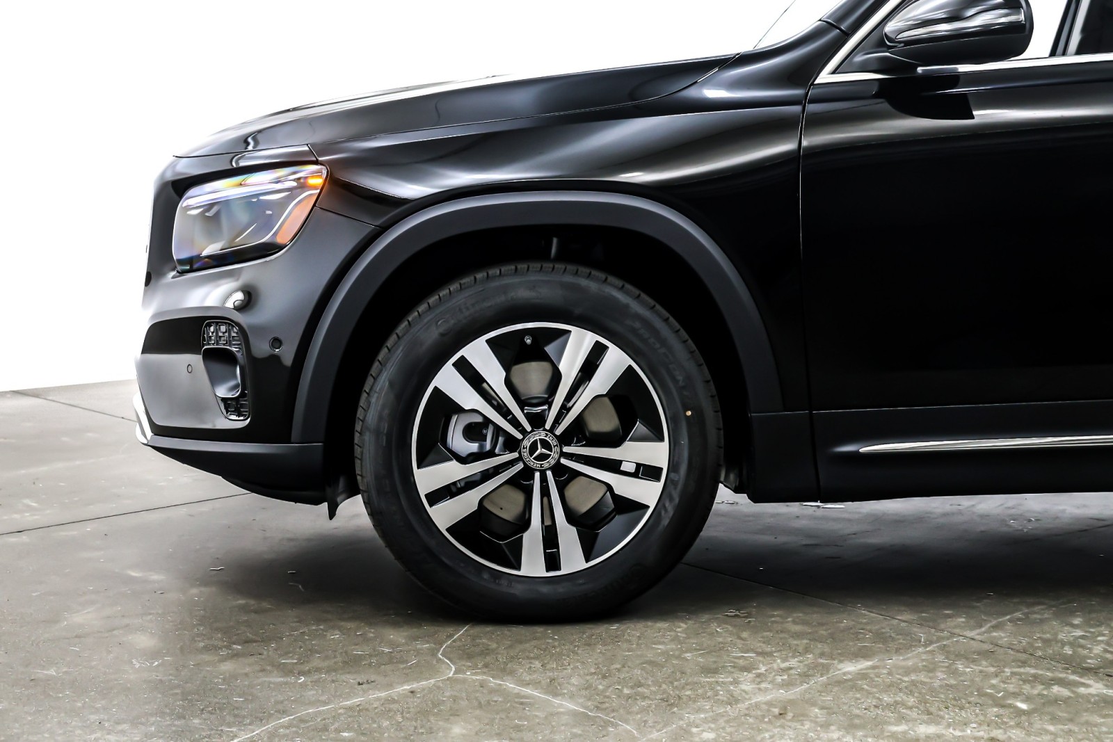 New 2026 Night Black Mercedes-Benz GLB 250 image 10