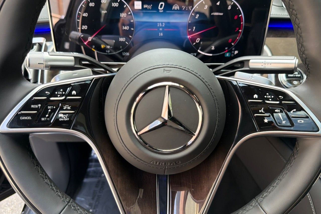 Used 2026 Obsidian Black Metallic Mercedes-Benz Maybach S 680 image 22