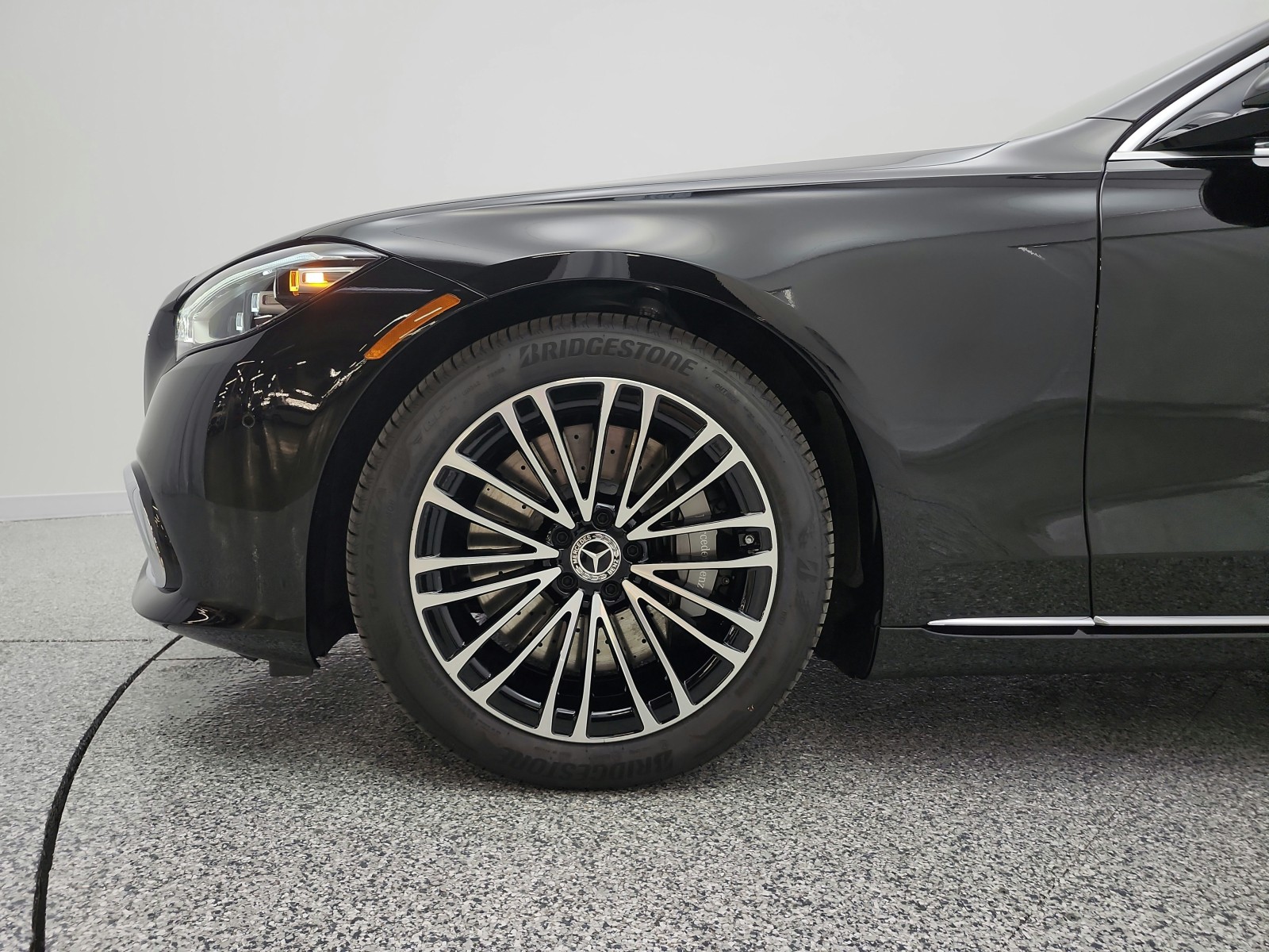 New 2026 Obsidian Black Metallic Mercedes-Benz S 580 image 22