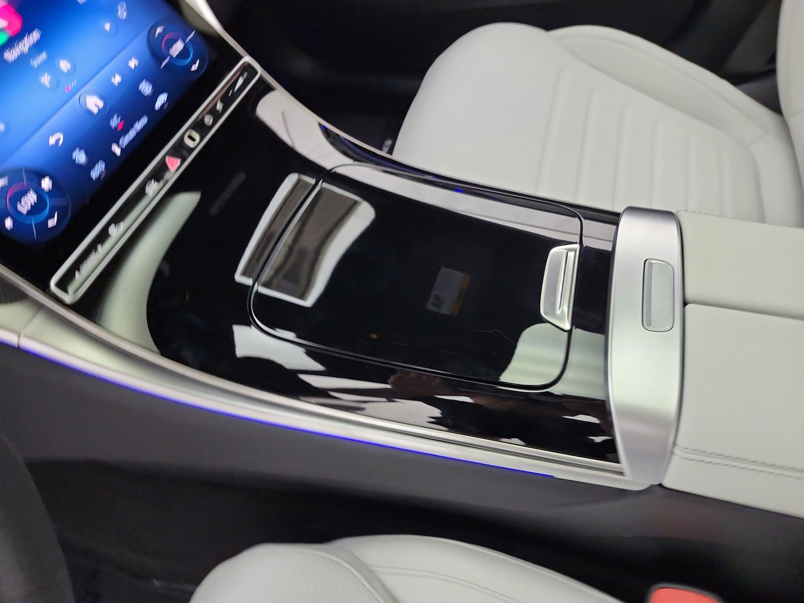 New 2026 Obsidian Black Metallic Mercedes-Benz GLC 300 4MATIC® Coupe image 9