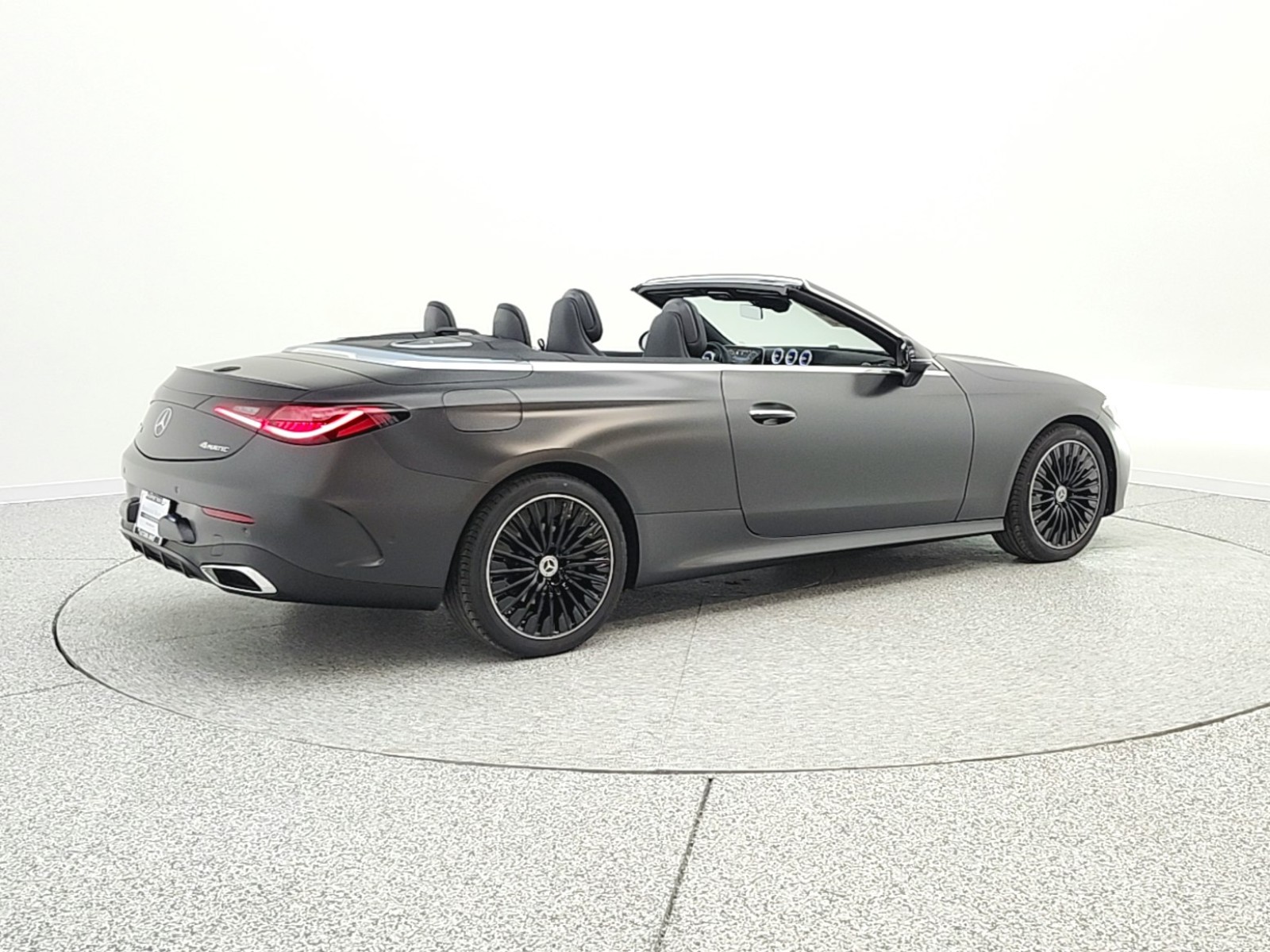 New 2026 MANUFAKTUR Graphite Grey Magno Mercedes-Benz CLE 300 image 5