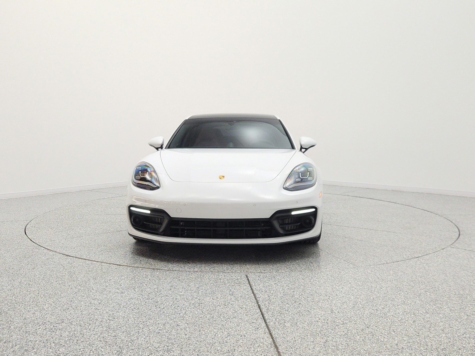 Used 2023 Carrara White Metallic Porsche  image 2