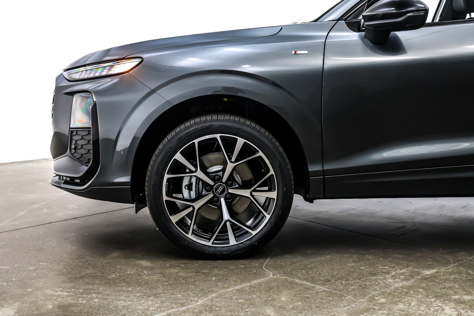 New 2026 Daytona Gray Pearl Effect Audi S line quattro image 10