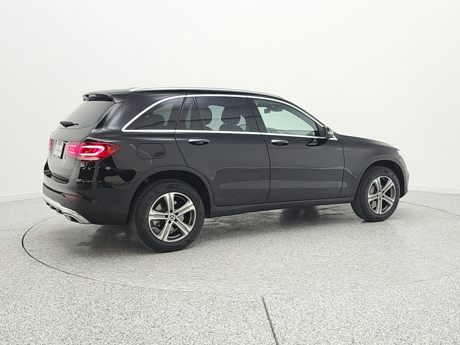 Used 2022 Black Mercedes-Benz GLC 300 SUV image 5