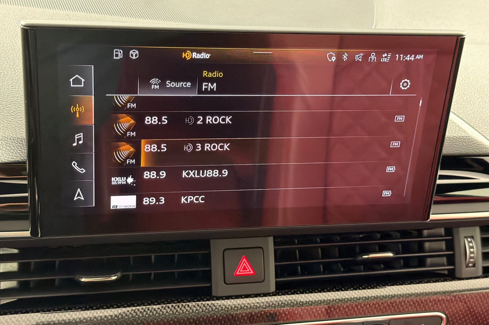 Used 2023 Daytona Gray Pearl Effect Audi Premium Plus 3.0 TFSI quattro image 16