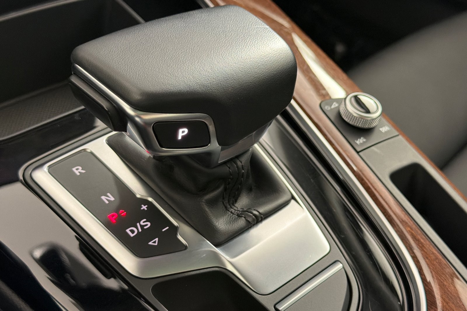 Used 2022 Manhattan Gray Metallic Audi Premium 40 TFSI quattro image 19