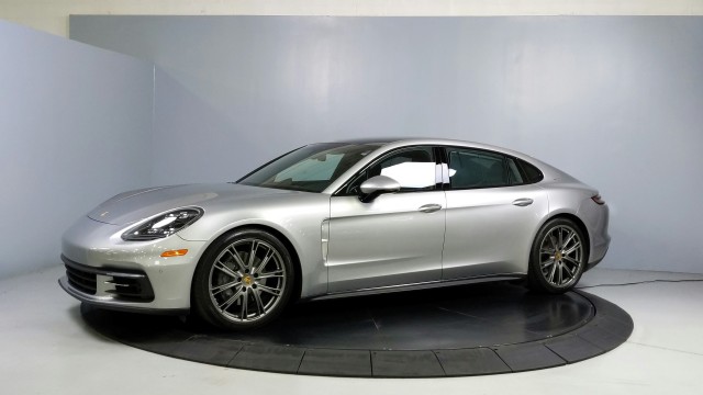 2018 Porsche Panamera 4S Executive 3