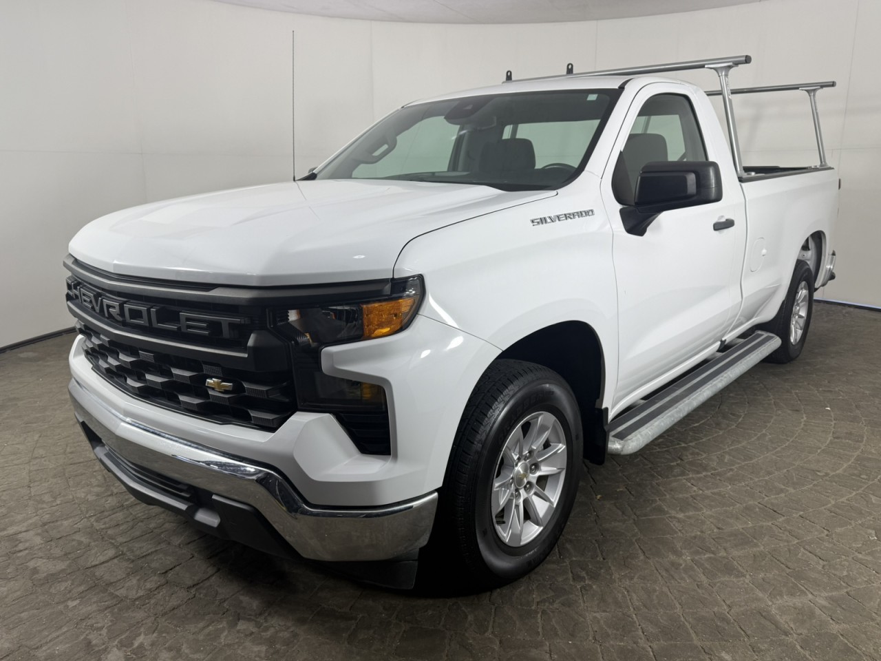 View vehicle photo 3