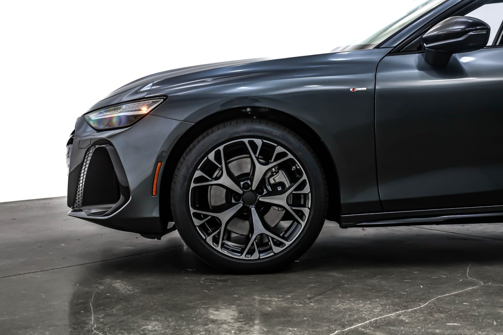 New 2026 Daytona Gray Pearl Effect Audi Premium Plus quattro image 10