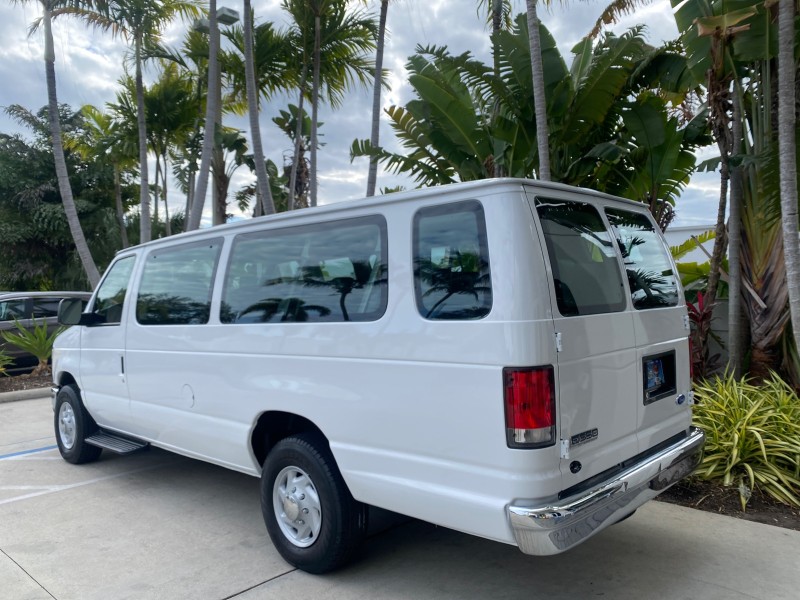 2008 Ford Econoline Wagon XLT 15 PASSENGERS E350 CLEAN in , 