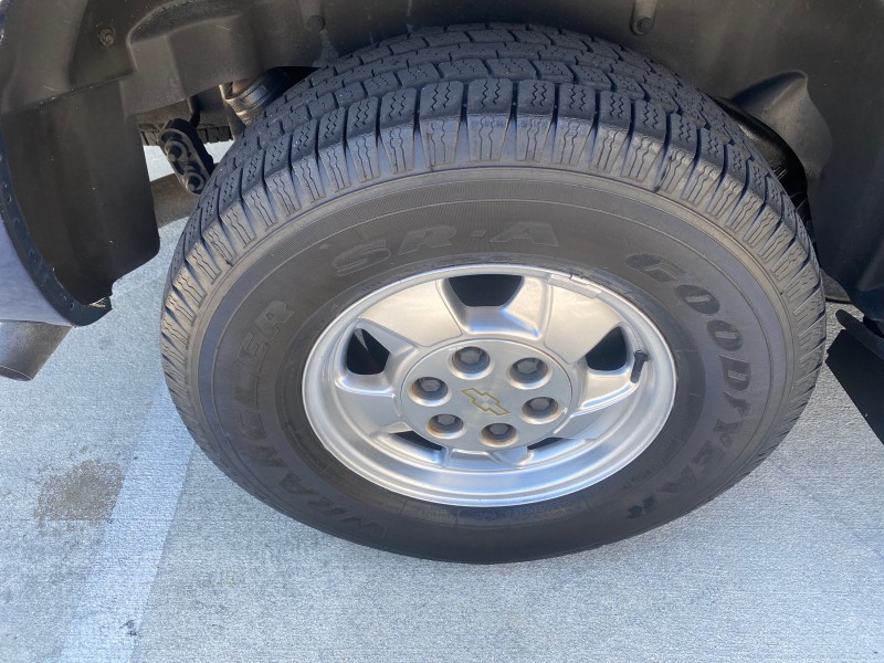 2003 Chevrolet Suburban LT 1 OWNER NO ACCIDENTS in ,