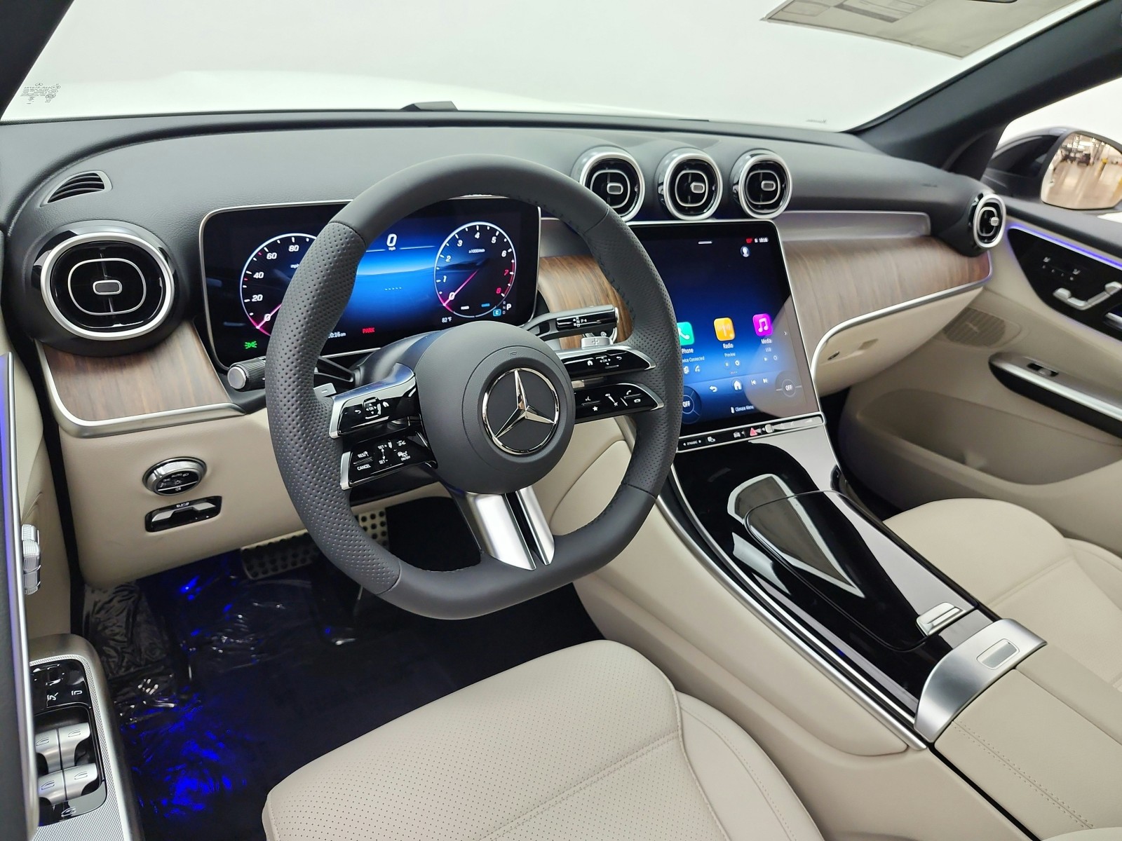 New 2027 Polar White Mercedes-Benz GLC 300 SUV image 9