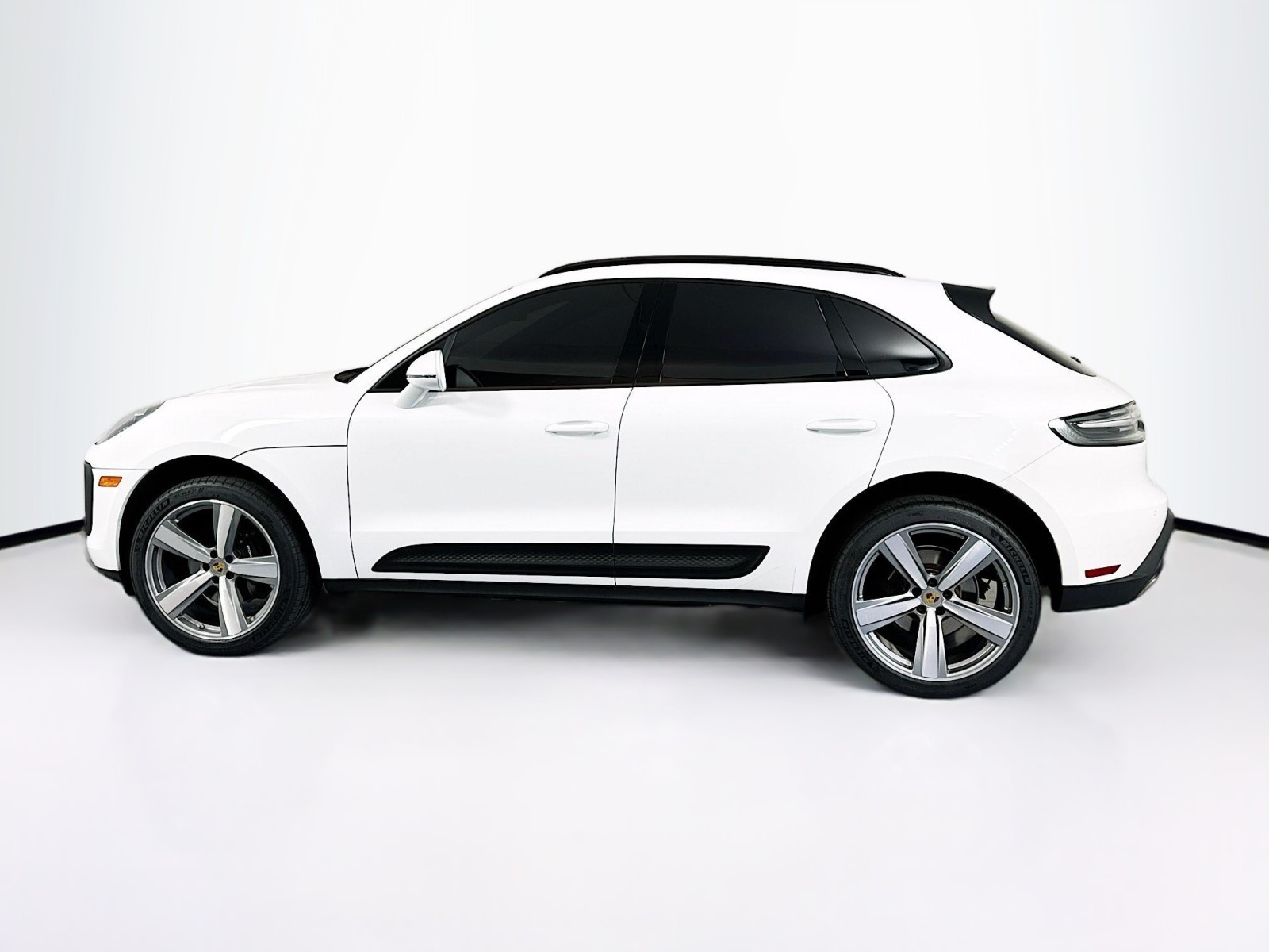 2022 Porsche Macan  8