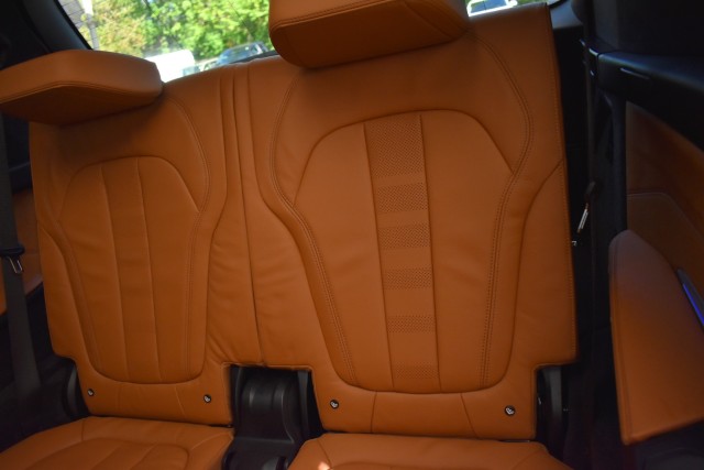 2021 BMW X7 M Sport Executive Pkg. Luxury Seating Pano Moonroo 43