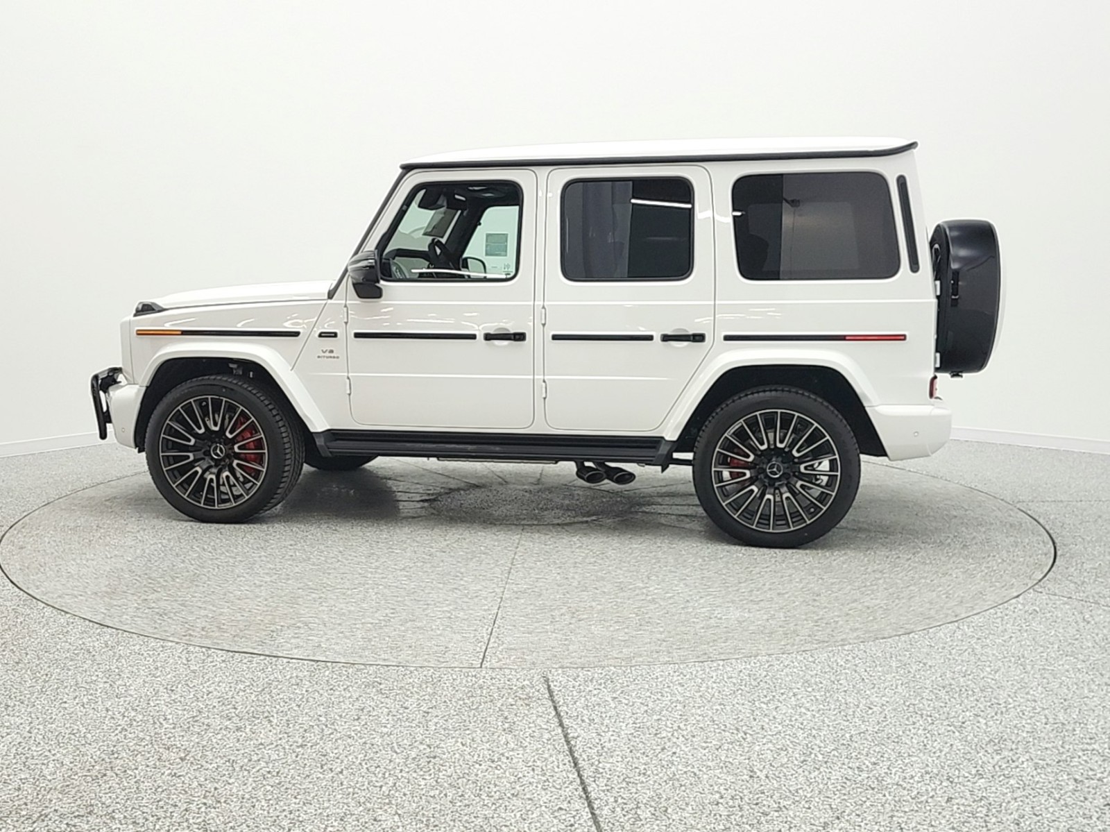 New 2026 MANUFAKTUR Moonlight White Metallic Mercedes-Benz AMG® G 63 image 8