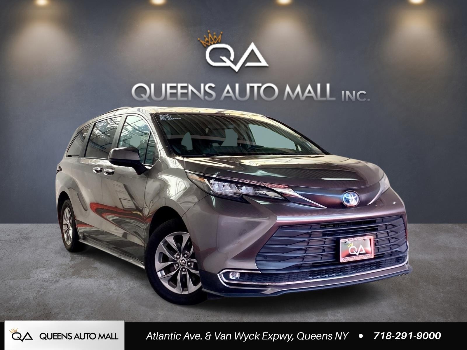 Predawn Gray Mica 2022 Toyota Sienna Minivan All-Wheel Drive Automatic