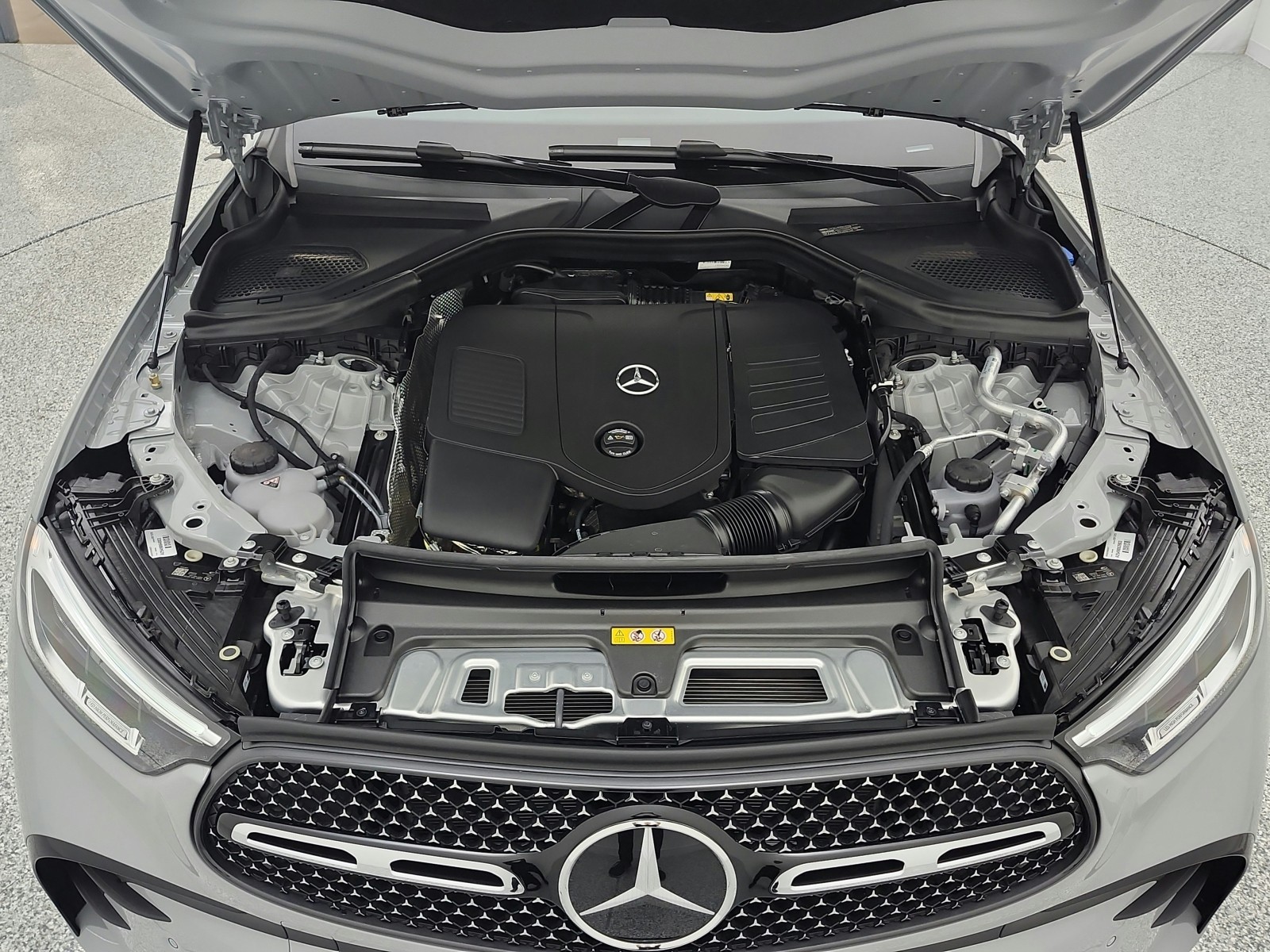 New 2026 MANUFAKTUR Alpine Grey Mercedes-Benz GLC 300 image 12
