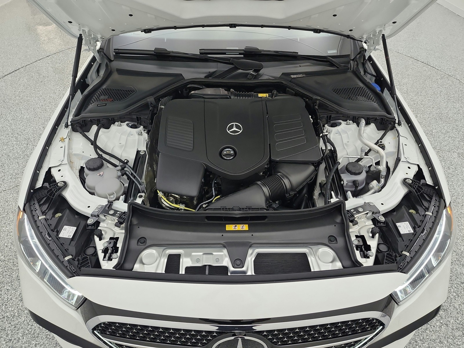 New 2026 Polar White Mercedes-Benz E 350 image 12