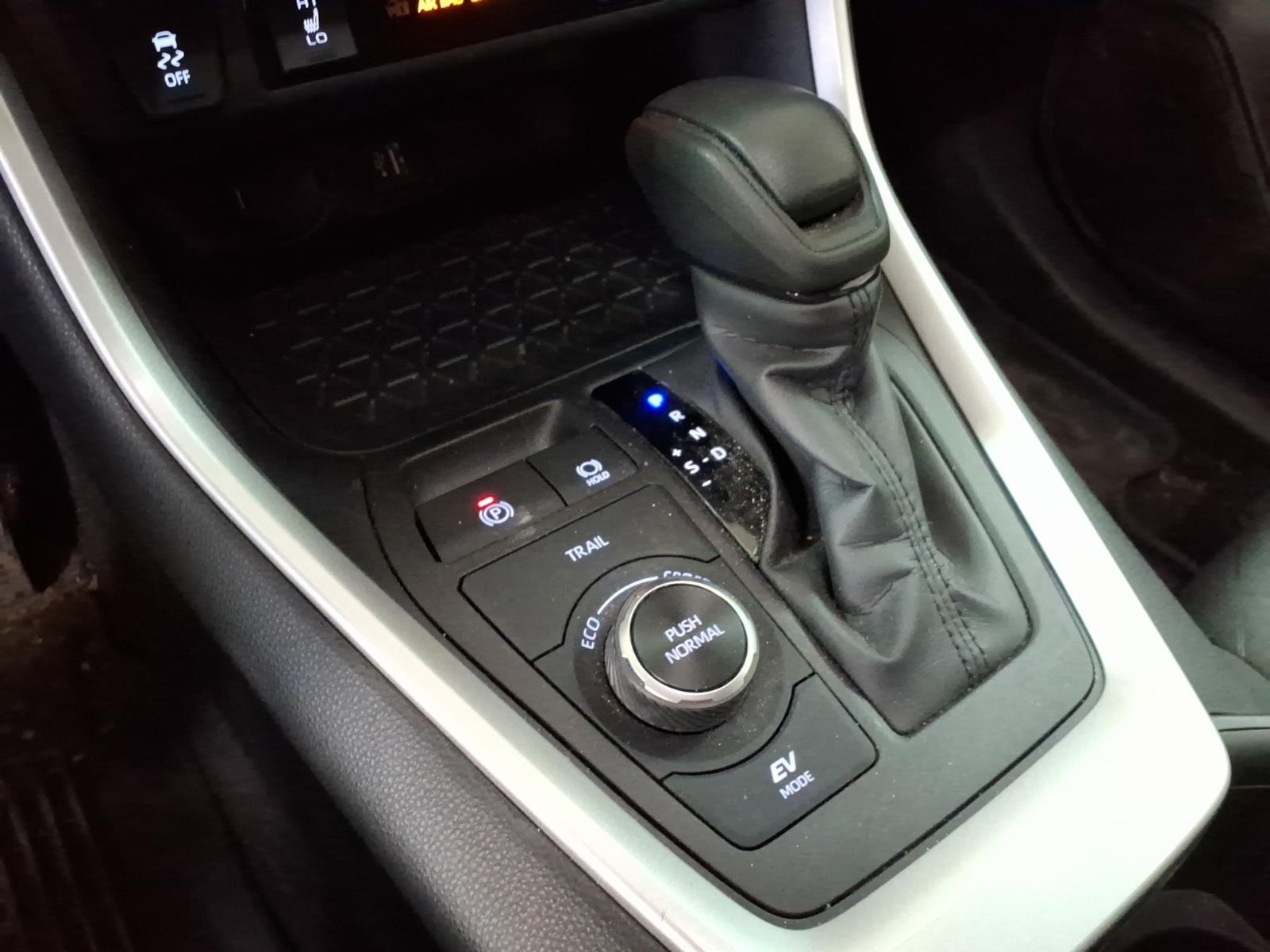Used 2024 Toyota rav4 Sedan