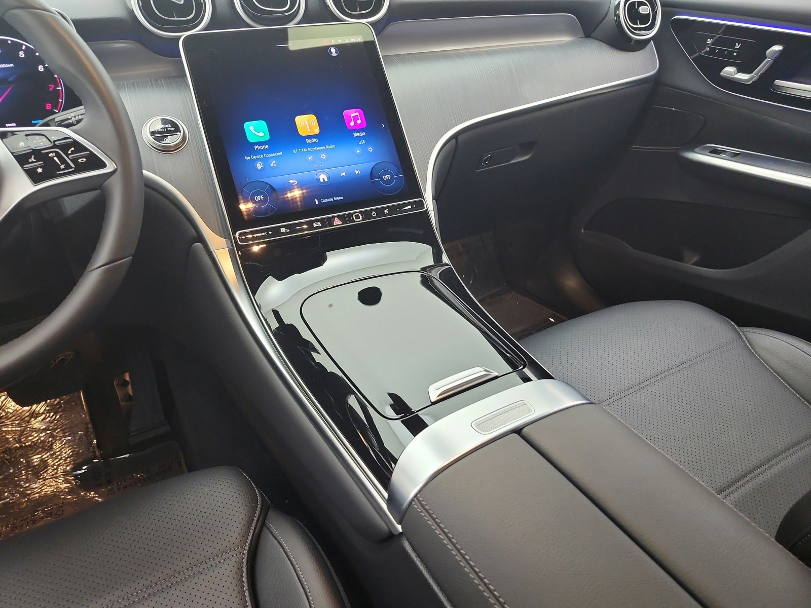 Certified Used 2025 Polar White Mercedes-Benz GLC 300 SUV image 16