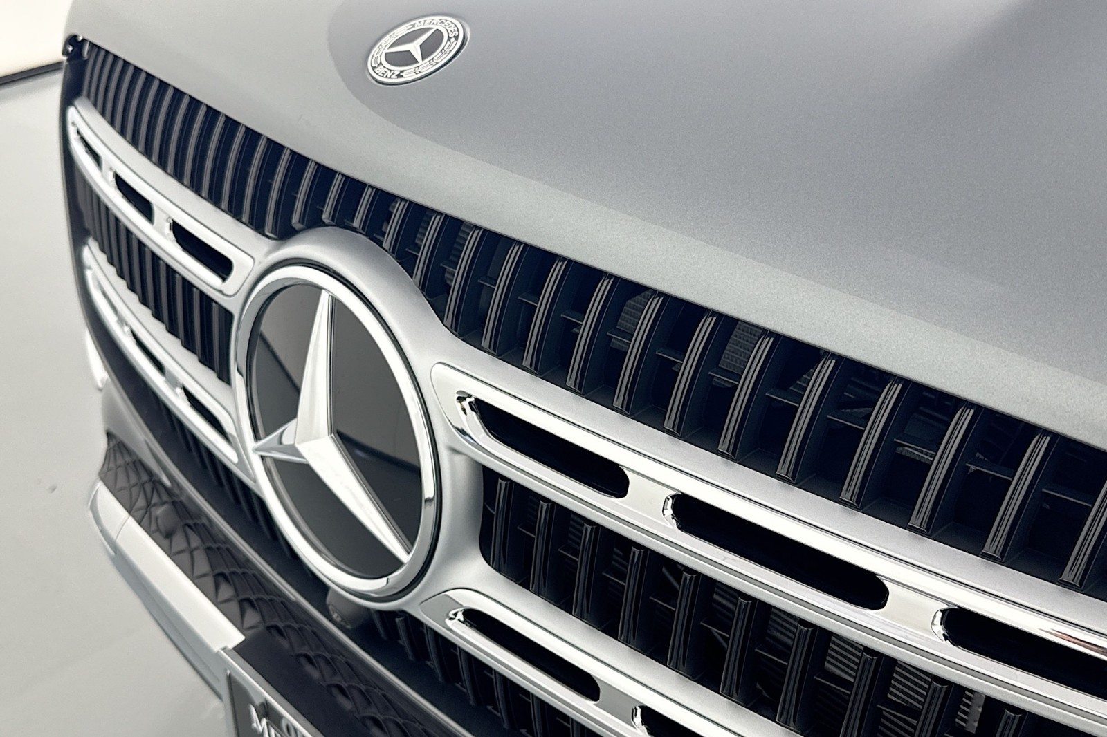 New 2026 Selenite Grey Metallic Mercedes-Benz GLE 350 4MATIC® SUV image 8