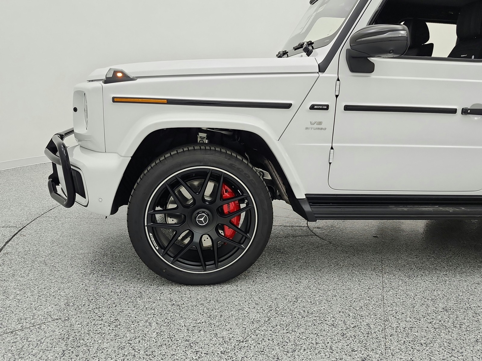 New 2026 MANUFAKTUR Moonlight White Metallic Mercedes-Benz AMG® G 63 image 14