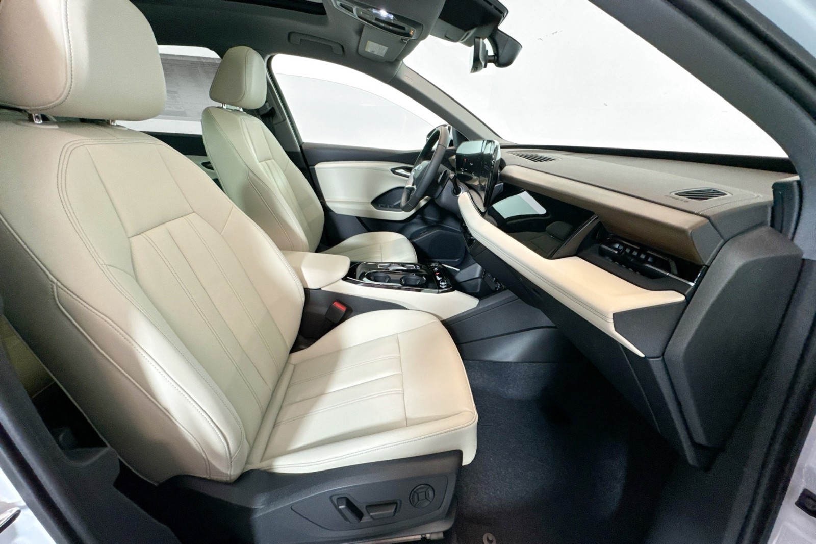 New 2025 Glacier White Metallic Audi Premium quattro image 25