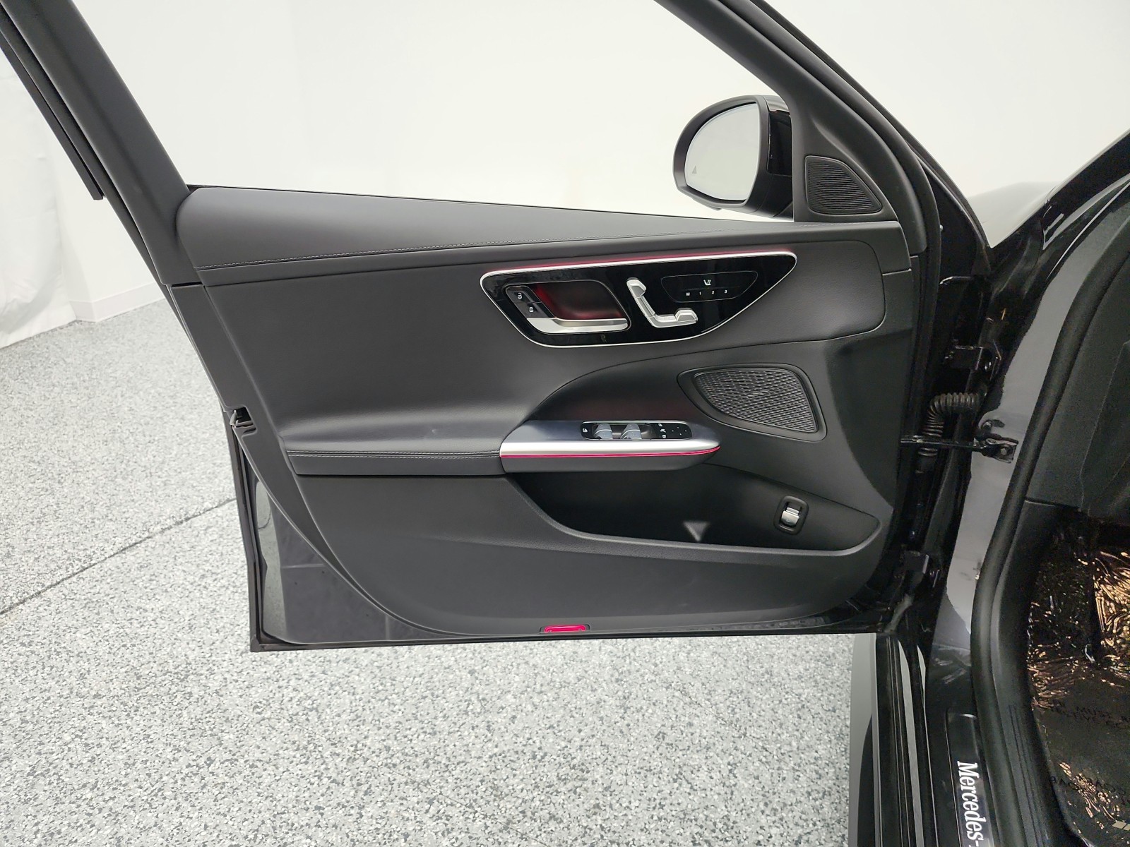 Used 2023 Graphite Grey Metallic Mercedes-Benz C 300 Sedan image 27