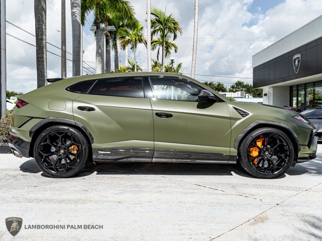 2023 Lamborghini Urus Performante in , 