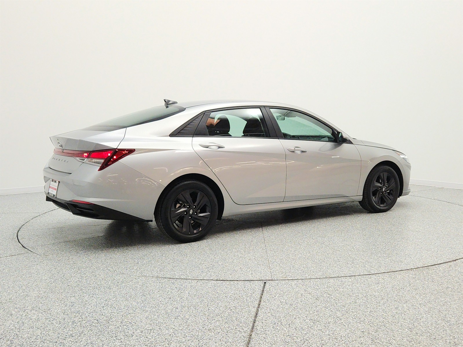 Used 2021 Shimmering Silver Pearl Hyundai SEL IVT image 5