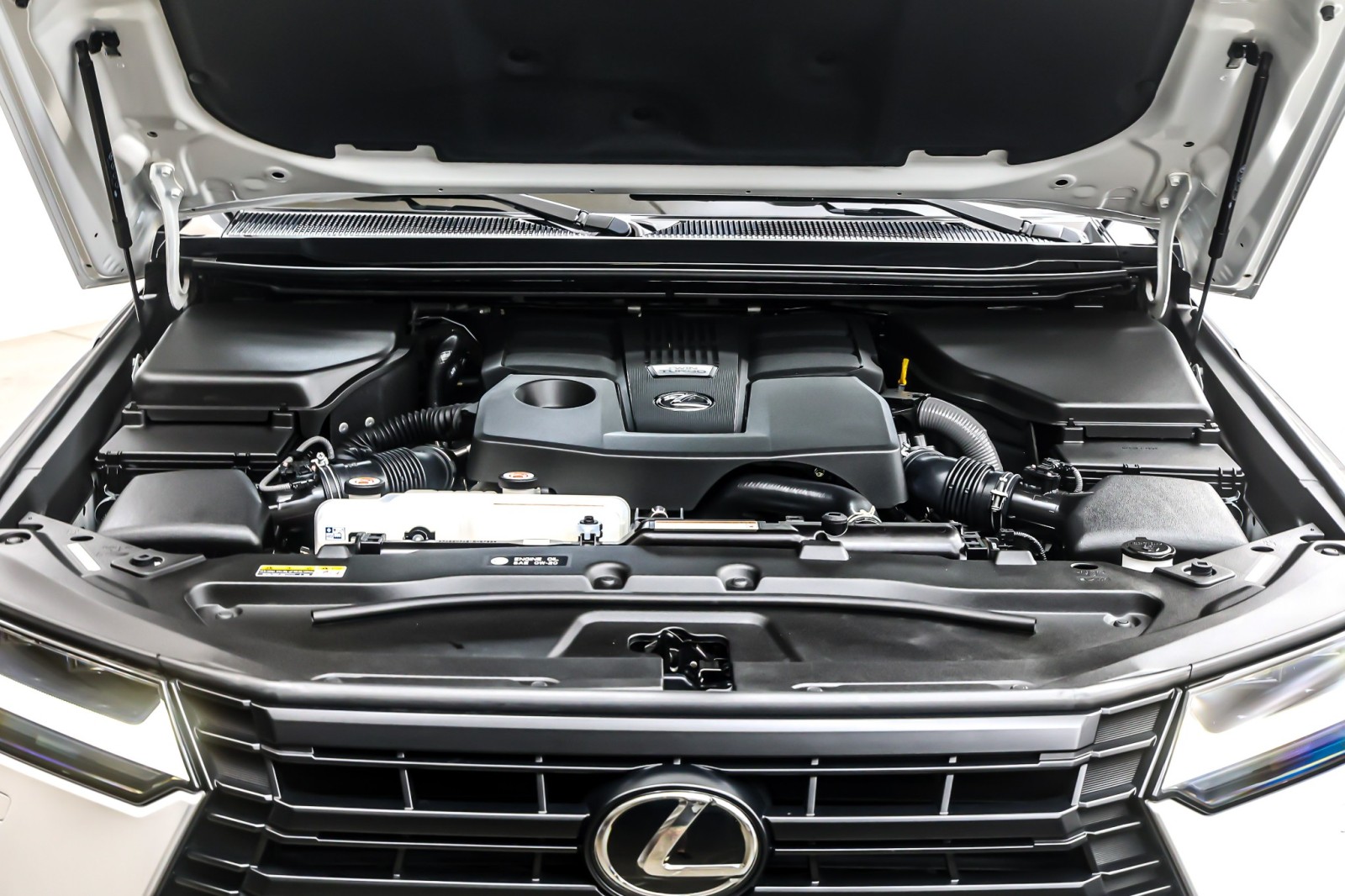 Used 2024 Eminent White Pearl Lexus GX 550 Overtrail+ image 12