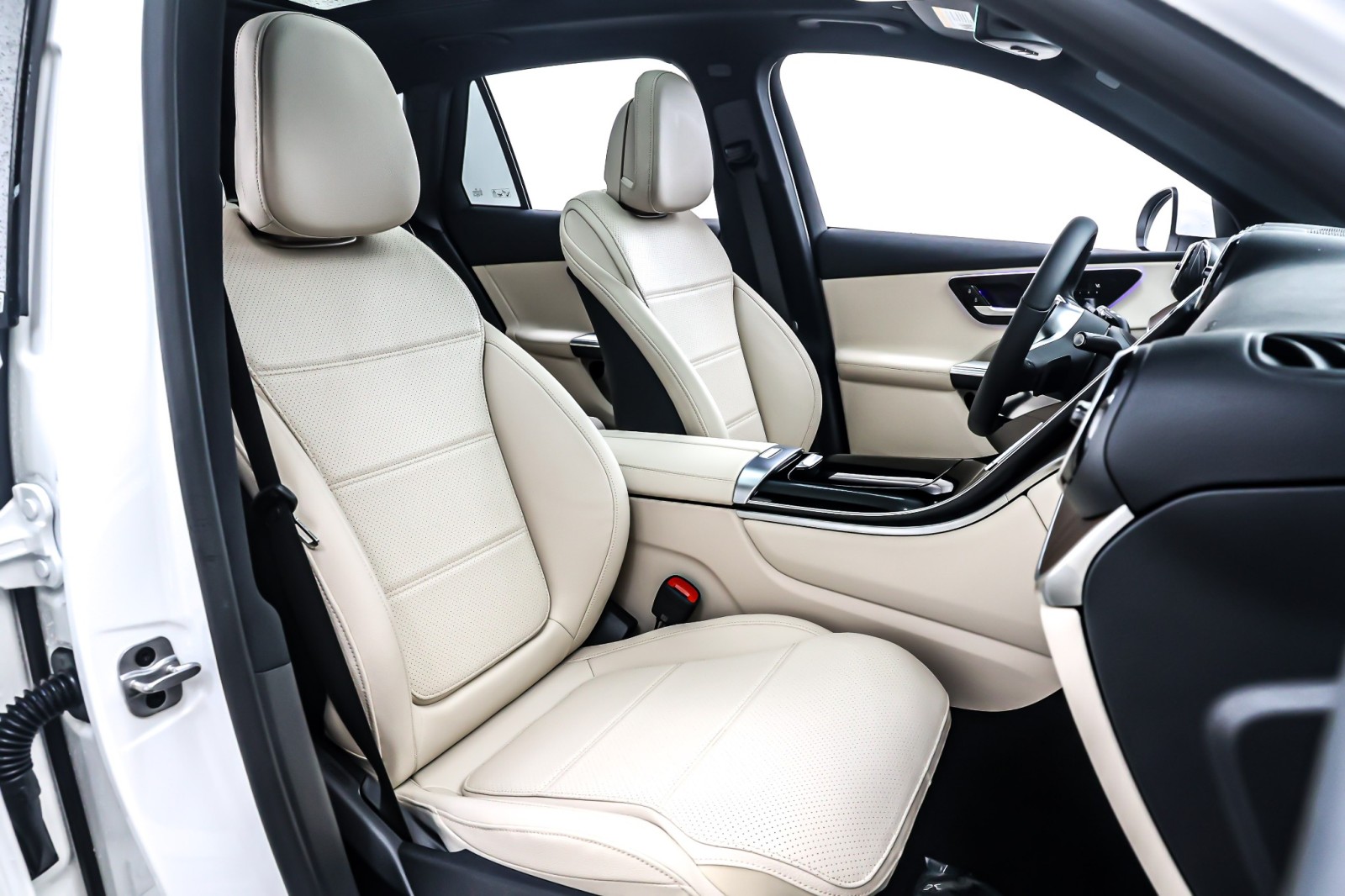 New 2026 Polar White Mercedes-Benz GLC 300 SUV image 7