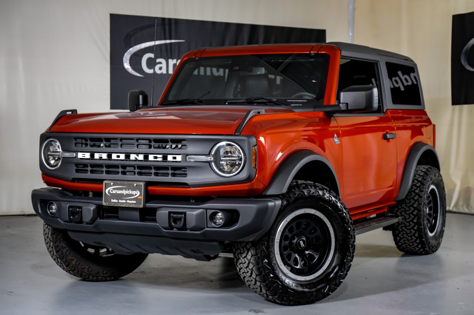 2023 Ford Bronco Black Diamond 3