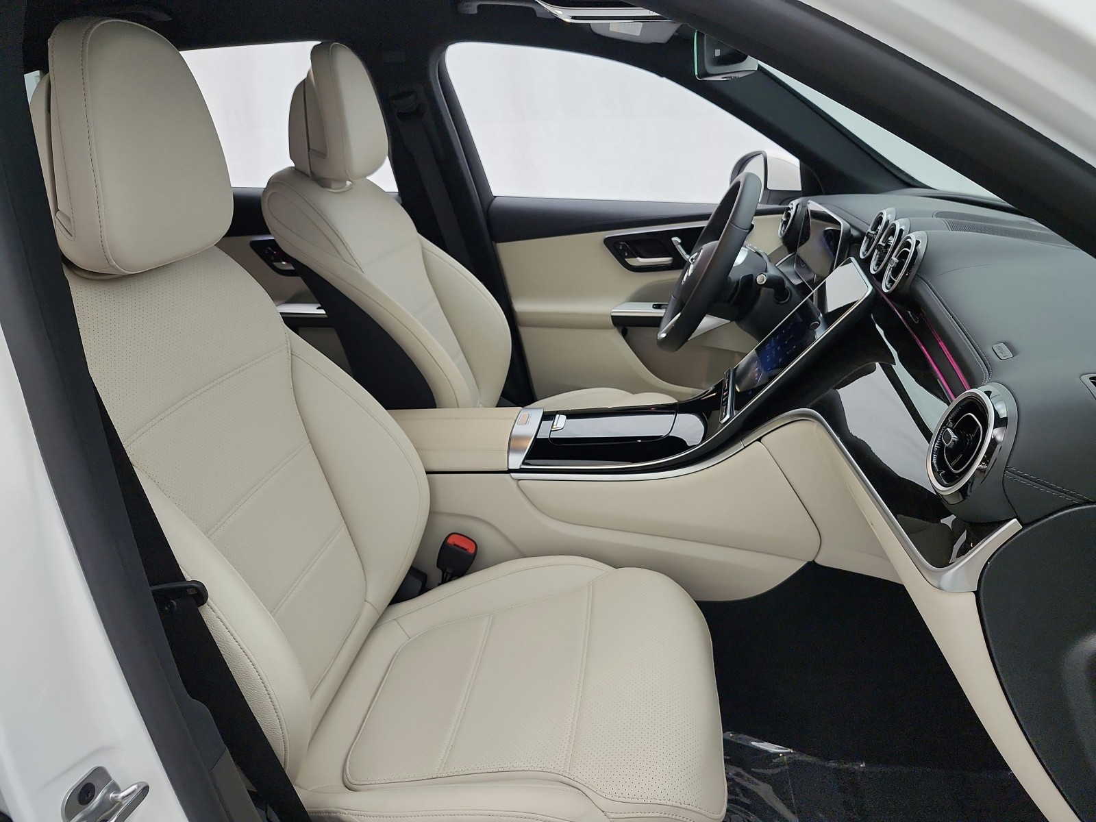 Certified Used 2024 Polar White Mercedes-Benz GLC 300 4MATIC® SUV image 18
