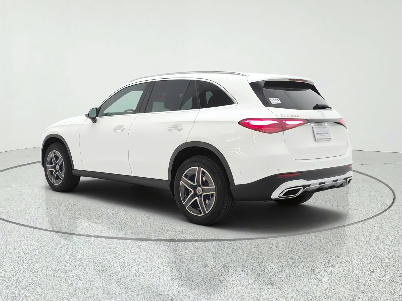 New 2027 Polar White Mercedes-Benz GLC 300 SUV image 7