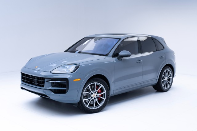 2025  Cayenne S in , 