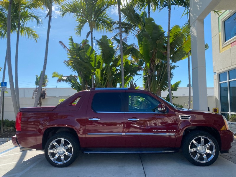2007 Cadillac Escalade EXT LOW MILES 13,852 1 OWNER 4WD in , 