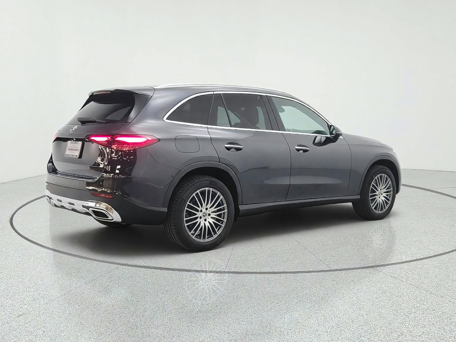 New 2026 Graphite Grey Metallic Mercedes-Benz GLC 300 SUV image 5