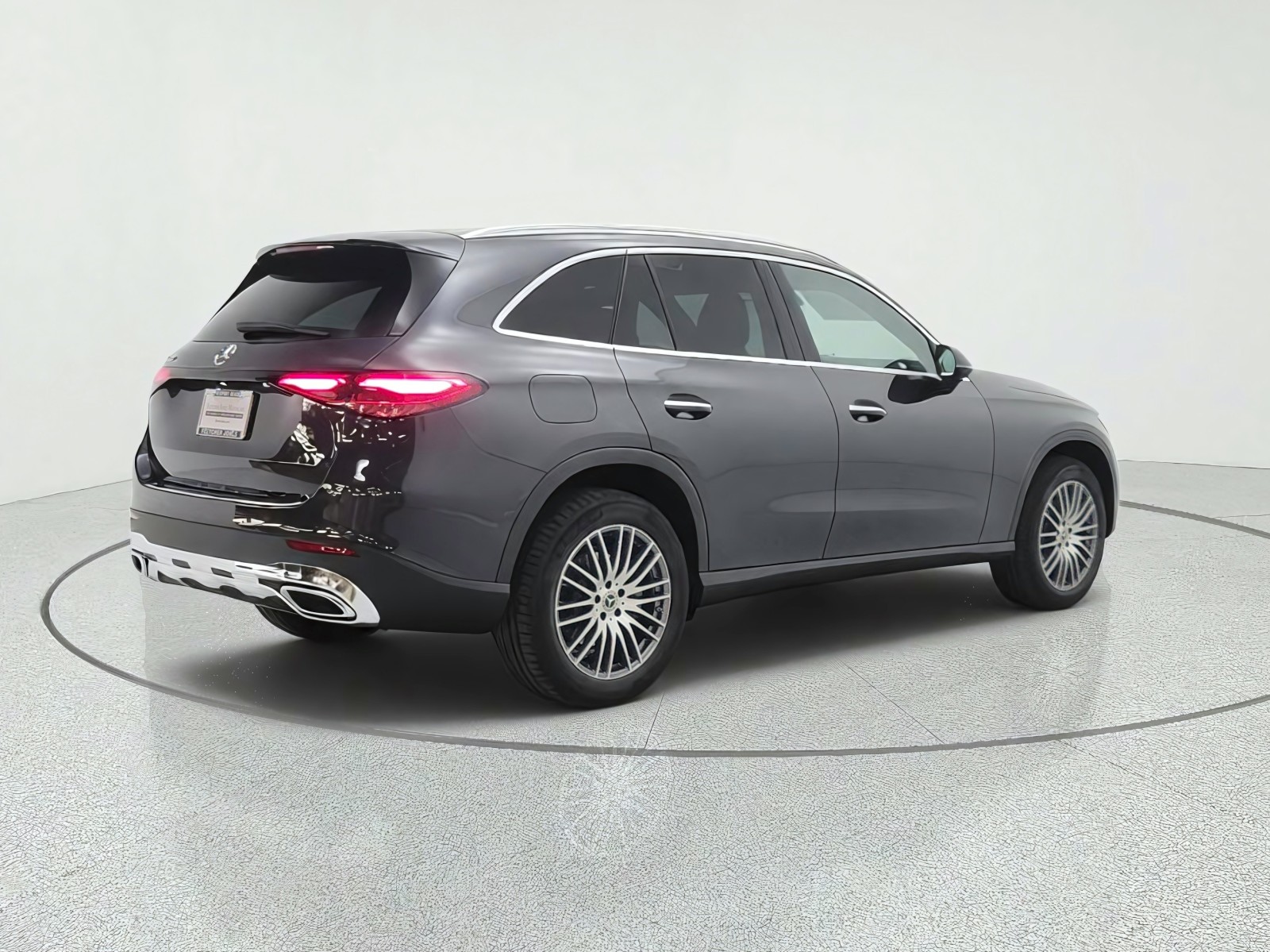 New 2027 Graphite Grey Metallic Mercedes-Benz GLC 300 SUV image 5